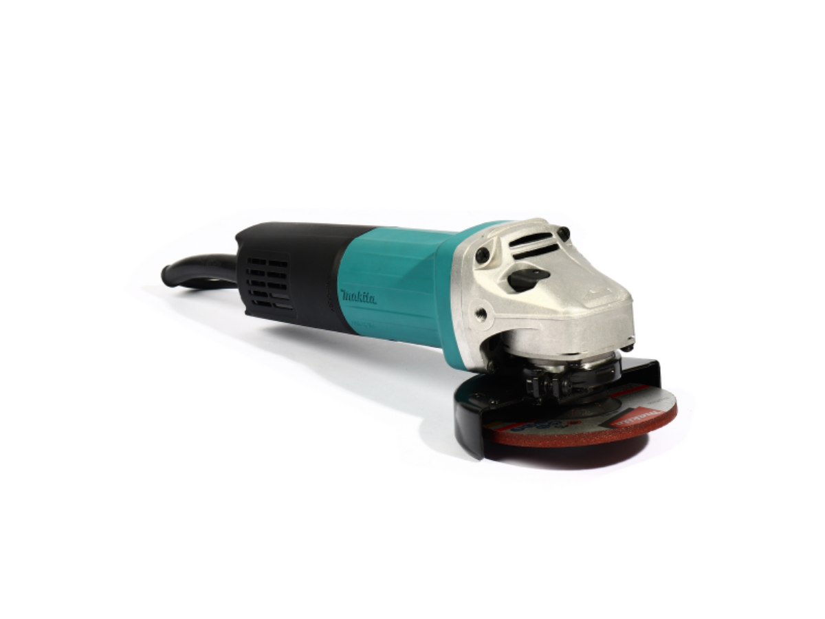 MAKITA เครื่องเจียรไฟฟ้า ขนาด 4 นิ้ว กำลังไฟ 840 วัตต์ รุ่น 9556HBG