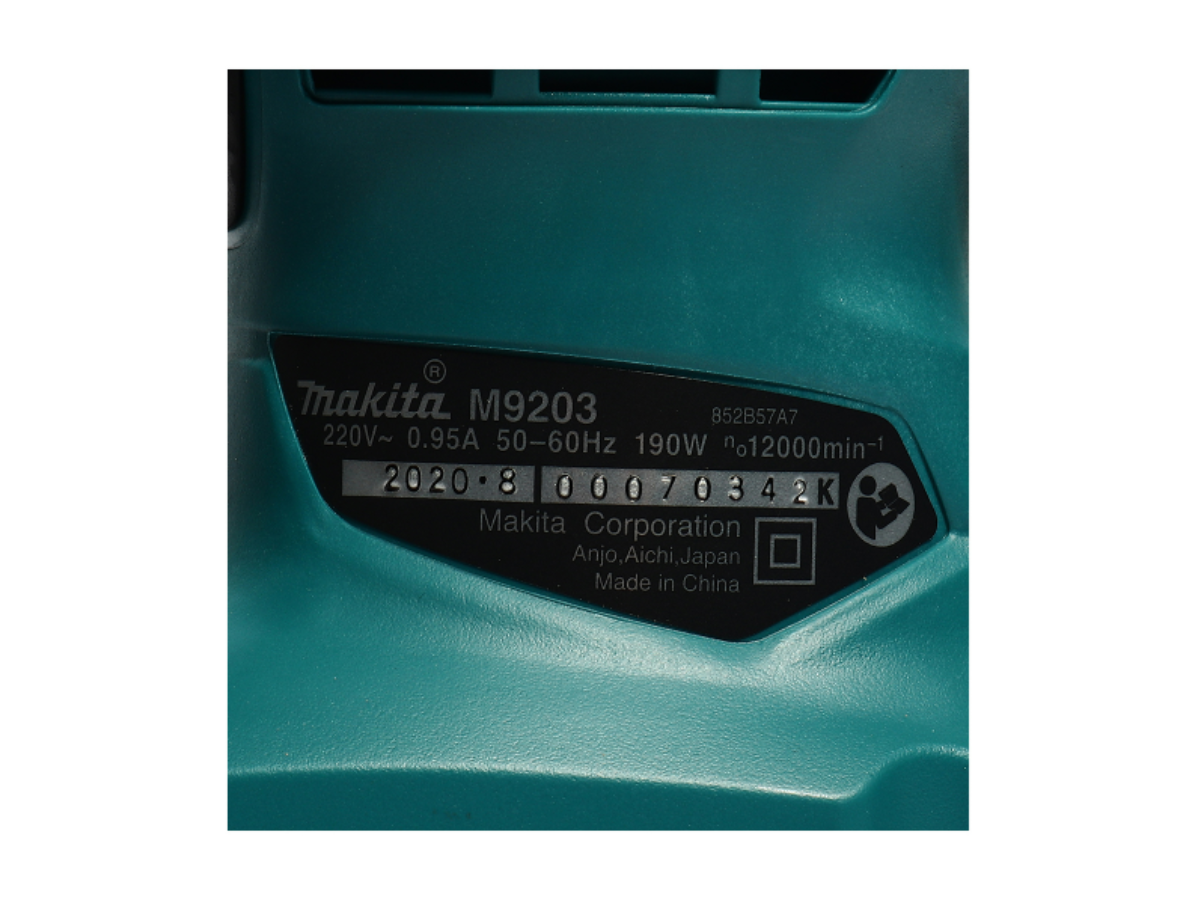 MAKITA เครื่องขัดกระดาษทรายสั่น ผืนผ้า ขนาด 93 X 228 มม. (3-5/8 X 9 นิ้ว) กำลังไฟ 190 วัตต์ รุ่น M92