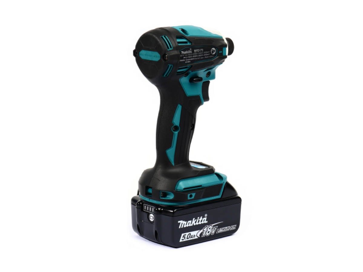 MAKITA สว่านไขควงกระแทกไร้สาย 18 โวลต์ 1/4 นิ้ว รุ่น DTD172RTJ แรงบิดสูงสุด 180 นิวตันเมตร มอเตอร์แบบไร้แปรงถ่าน รวมแบตเตอรี่และแท่นชาร์จ