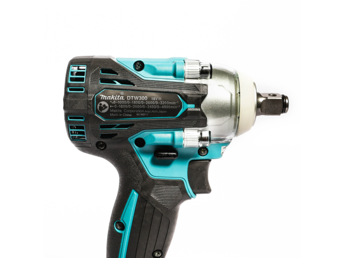 MAKITA เครื่องขันบล๊อกไร้สาย 18 โวลต์ 1/2 นิ้ว รุ่น DTW300RTJ แรงบิดสูงสุด 330 นิวตันเมตร 