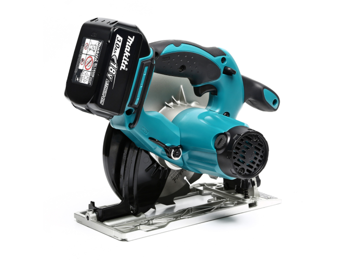 MAKITA เลื่อยวงเดือนไร้สาย 18 โวลต์ ขนาด 6 นิ้ว รุ่น DSS611RFE ความเร็วรอบตัวเปล่า 3,700 รอบ/นาที