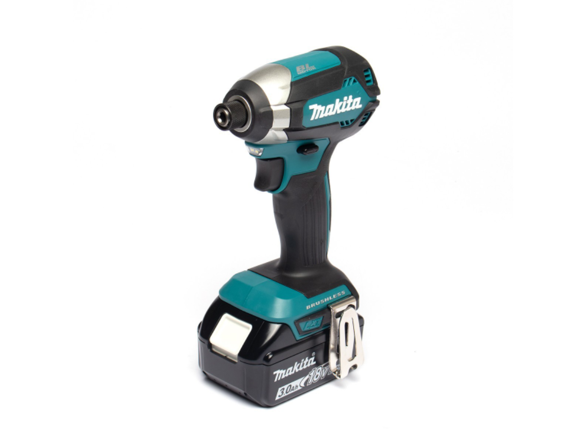 MAKITA สว่านอิมแพคไร้สาย 18 โวลต์ รุ่น DTD153RFE ก้านหกเหลี่ยม 1/4 นิ้ว