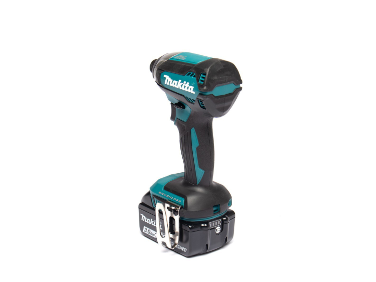 MAKITA สว่านอิมแพคไร้สาย 18 โวลต์ รุ่น DTD153RFE ก้านหกเหลี่ยม 1/4 นิ้ว