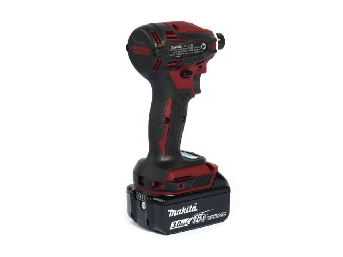MAKITA สว่านไขควงกระแทกไร้สาย สีแดง 18 โวลต์ 1/4 นิ้ว รุ่น DTD172RFAR แรงบิดสูงสุด 180 นิวตันเมตร มอเตอร์แบบไร้แปรงถ่าน รวมแบตเตอรี่และแท่นชาร์จ