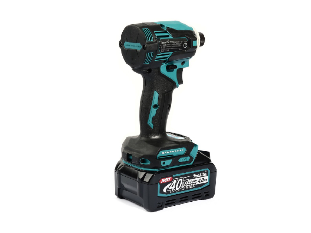 MAKITA สว่านไขควงกระแทกไร้สาย 40 โวลต์ 1/4 นิ้ว รุ่น TD001GM101 แรงบิดสูงสุด 220 นิวตันเมตร รวมแบตเตอรี่และแท่นชาร์จ