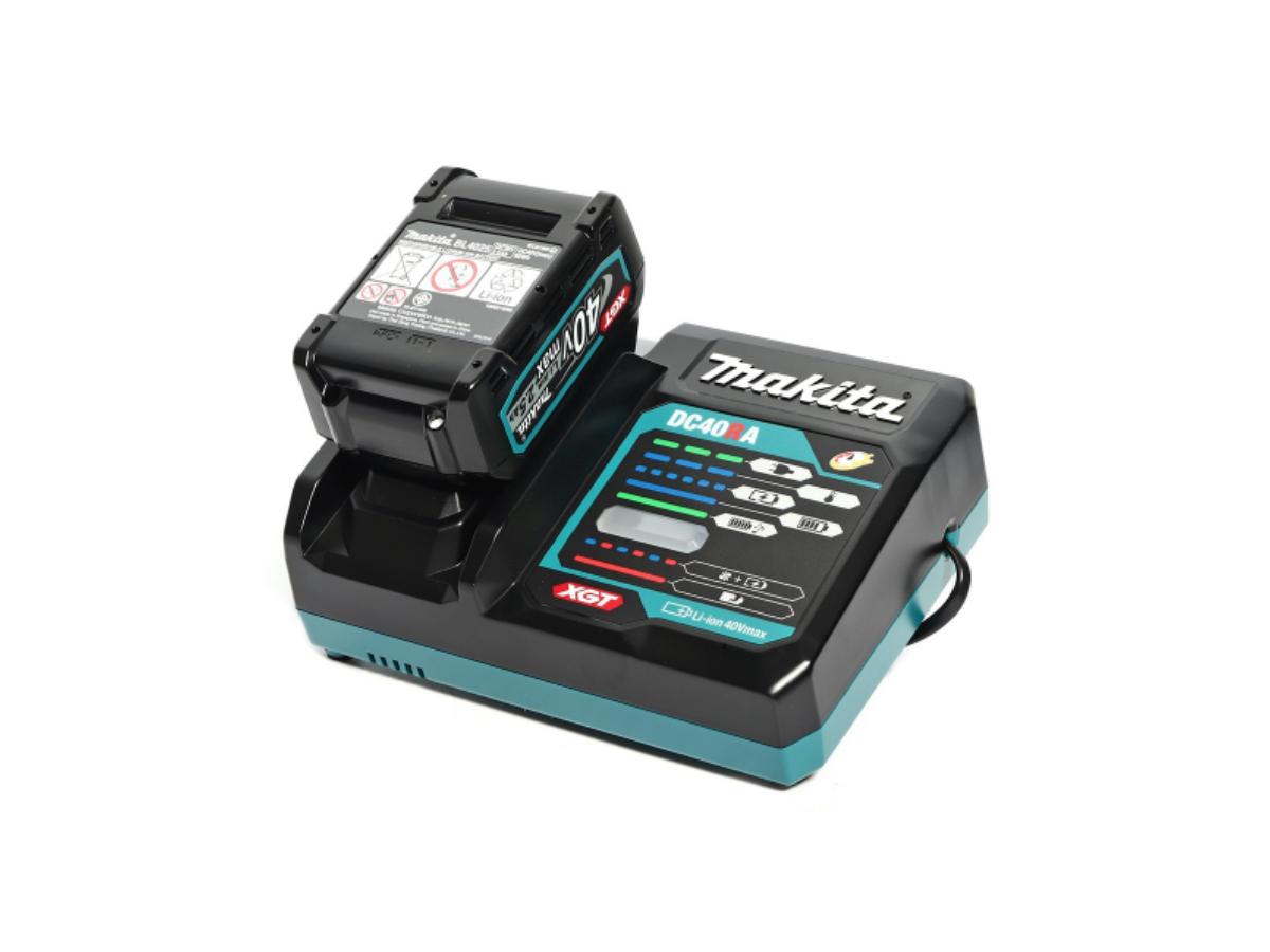MAKITA ชุดแบตเตอรี่และแท่นชาร์จ 40 โวลต์ รุ่น MKP1G001 