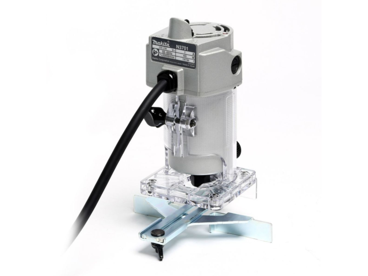 MAKITA เครื่องแกะลายไม้ ขนาด 1/4 นิ้ว (6 มม.) กำลังไฟ 440 วัตต์ รุ่น N3701