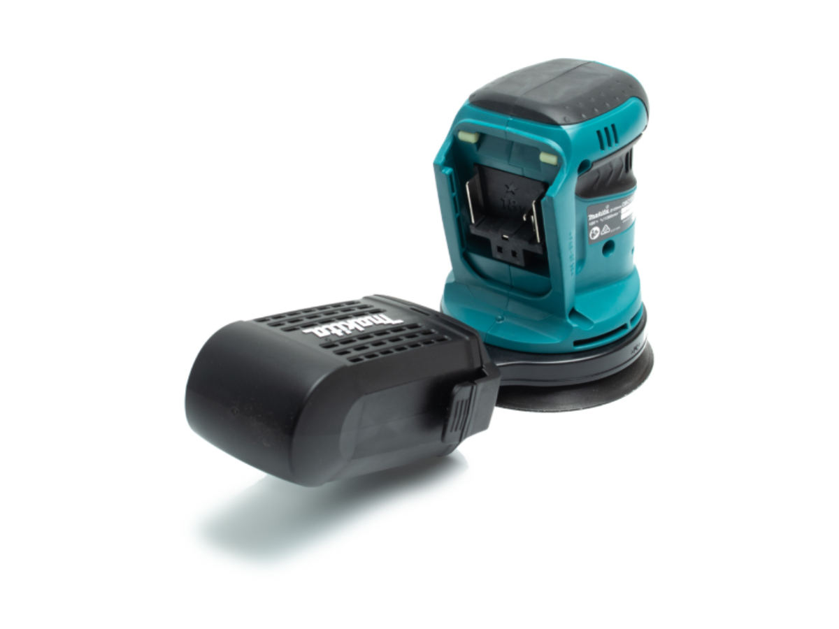 MAKITA เครื่องขัดกระดาษทรายไร้สาย 18 โวลต์ 125 มม. (5 นิ้ว) รุ่น DBO180