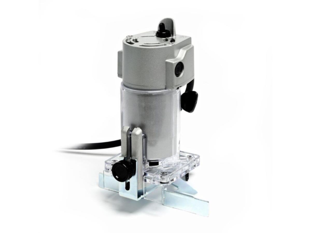 MAKITA เครื่องแกะลายไม้ ขนาด 1/4 นิ้ว (6 มม.) กำลังไฟ 440 วัตต์ รุ่น N3701